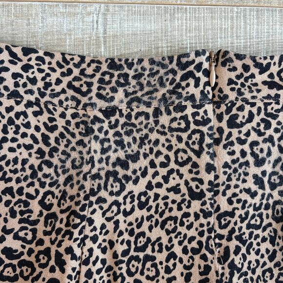 Reformation Flounce Skirt in Leopard Print Size 0 - Picture 5 of 7
